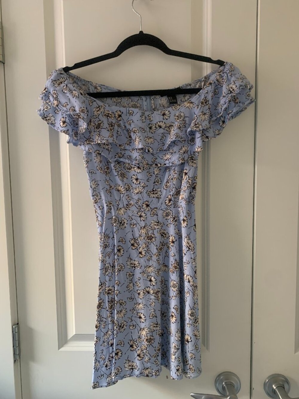 Forever 21 Blue off-shoulder floral mini dress